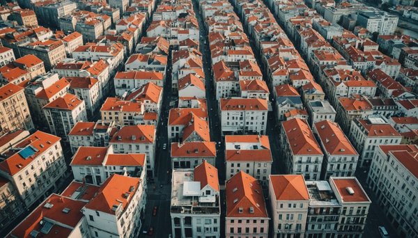 Avantages et inconvénients de la location de maisones versus hôtels dans les villes touristiques